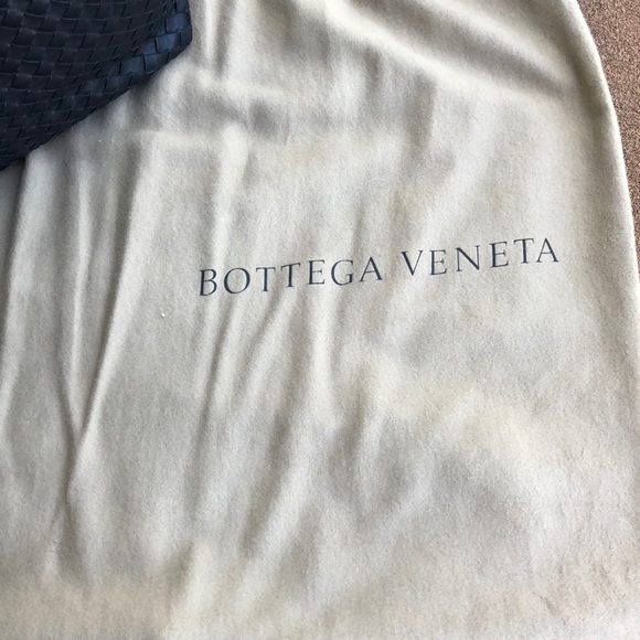 Authentic Bottega Veneta Handbag - Picture 3 of 13